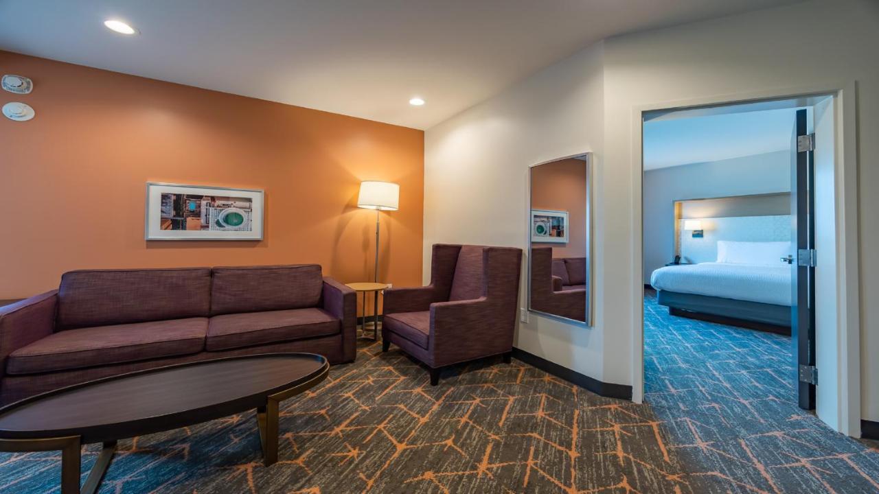 فندق Courtyard By Marriott Atlanta دنوودي المظهر الخارجي الصورة