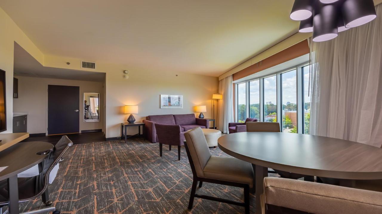 فندق Courtyard By Marriott Atlanta دنوودي المظهر الخارجي الصورة