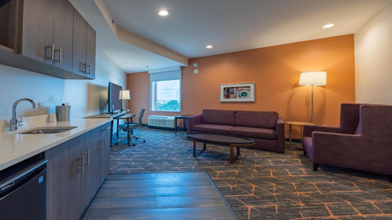 فندق Courtyard By Marriott Atlanta دنوودي المظهر الخارجي الصورة