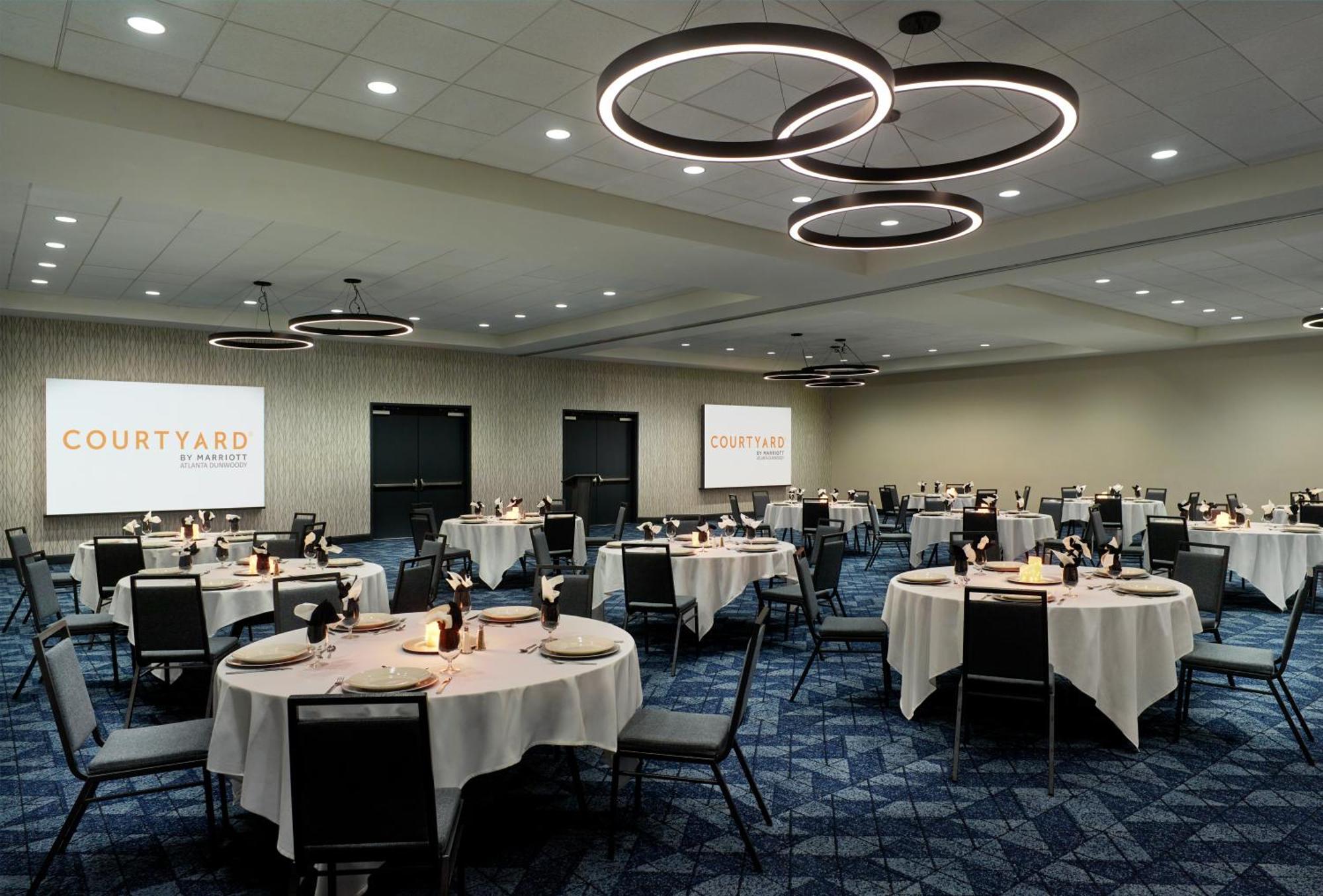 فندق Courtyard By Marriott Atlanta دنوودي المظهر الخارجي الصورة