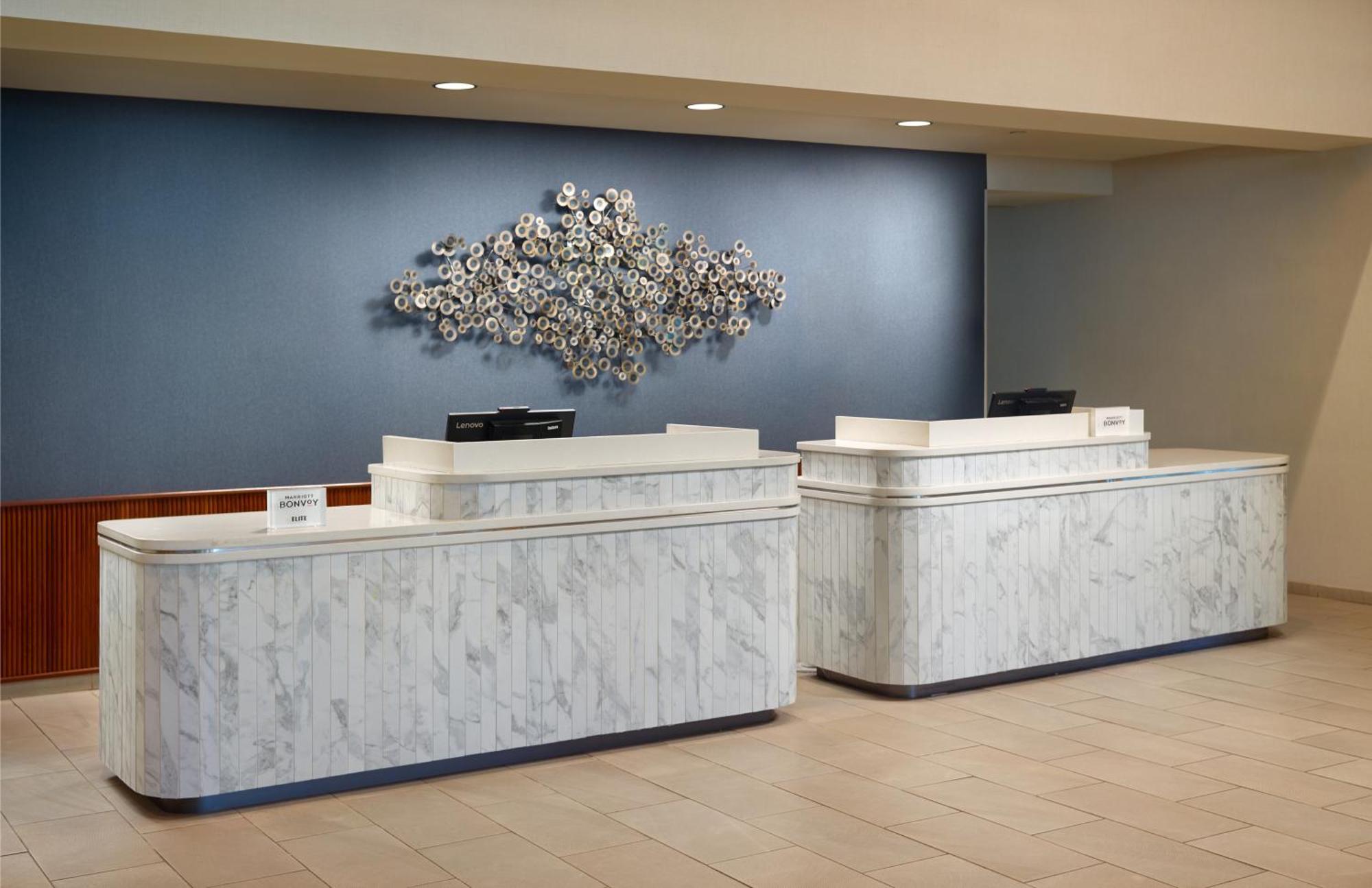 فندق Courtyard By Marriott Atlanta دنوودي المظهر الخارجي الصورة