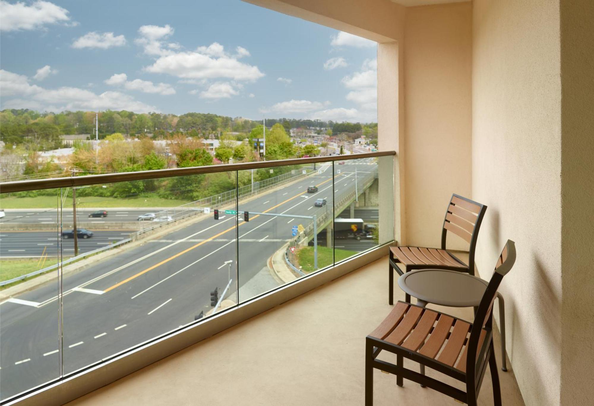 فندق Courtyard By Marriott Atlanta دنوودي المظهر الخارجي الصورة