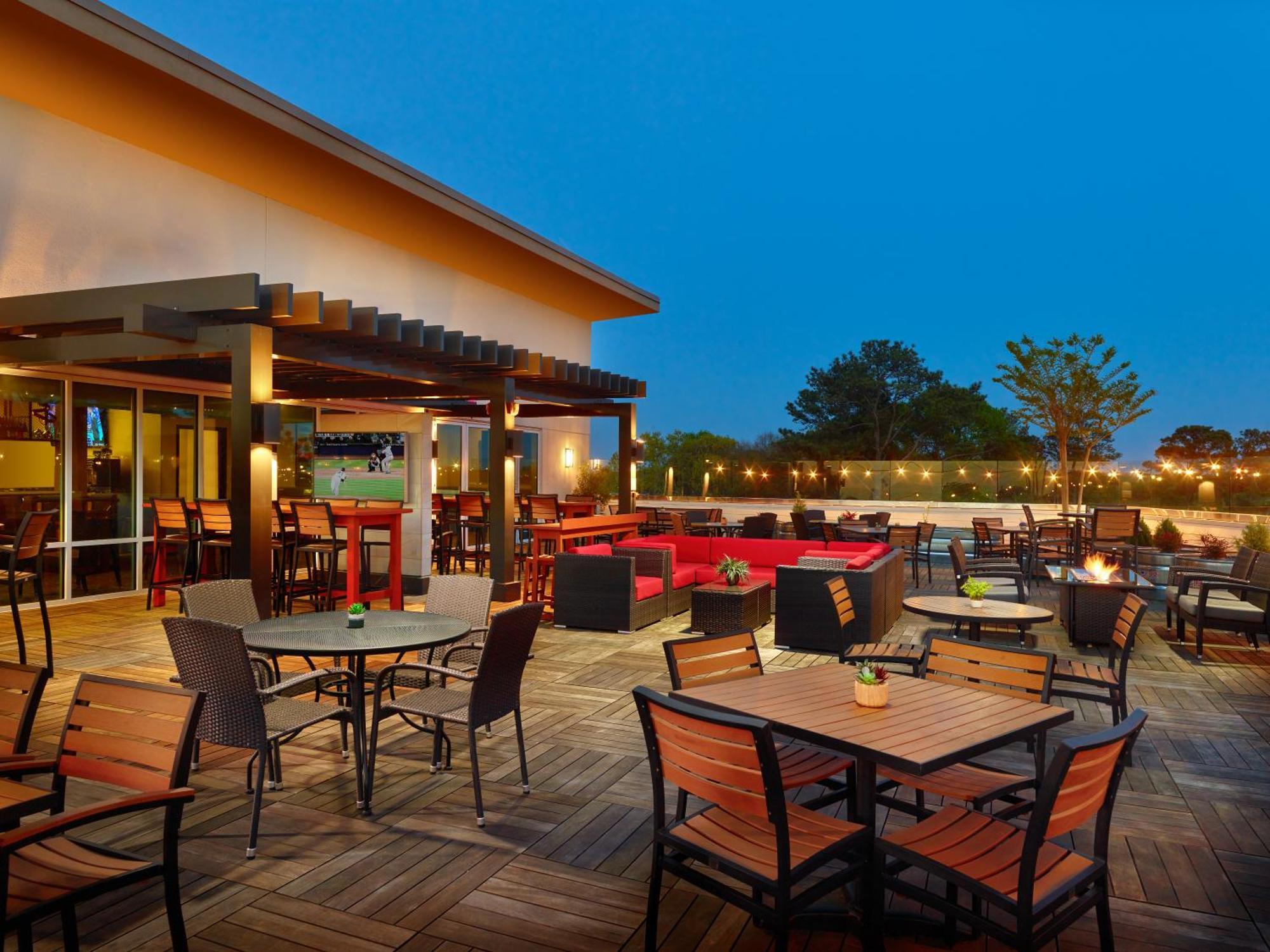 فندق Courtyard By Marriott Atlanta دنوودي المظهر الخارجي الصورة