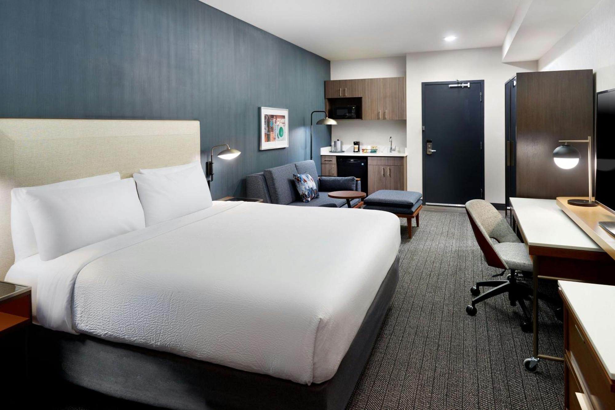 فندق Courtyard By Marriott Atlanta دنوودي المظهر الخارجي الصورة